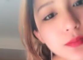 超漂亮小美女露脸直播发骚射嘴里想不想干我大JB插我好吗大家一起来操我骚话