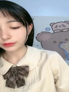 #直播_颜值区优质清纯系嫩妹玩大转盘,撩短裙黑丝肥臀,没穿内裤超嫩小穴,小尺度诱惑
