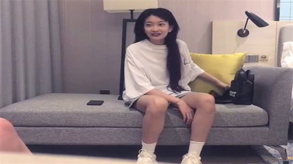 太子探花纹身大美女吃鸡啪啪身材火辣