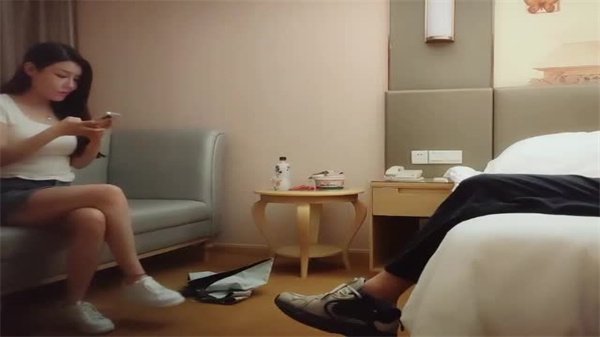 寻花偷拍-男主高价约了个肉感肥臀大奶御姐穿上黑丝激情啪啪